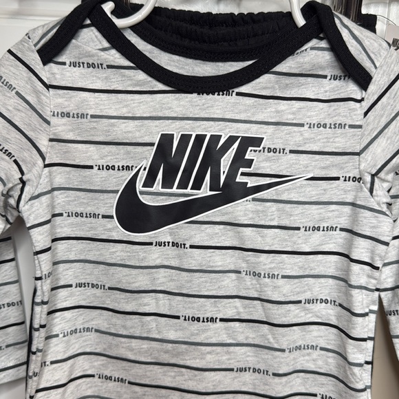 NWT Nike 2 Piece Set for Baby Boy - Picture 2 of 8